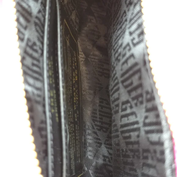 Kurt Geiger Luxurious Pink Handbag with Gold Accents - Picture 16 of 16